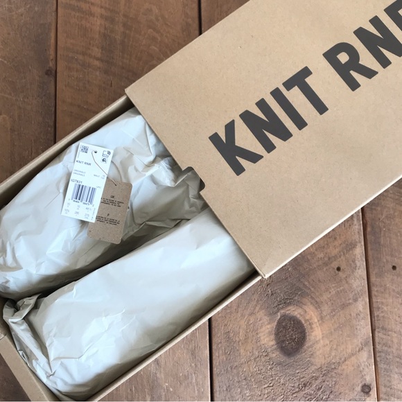 Yeezy Knit RNR - Picture 8 of 9